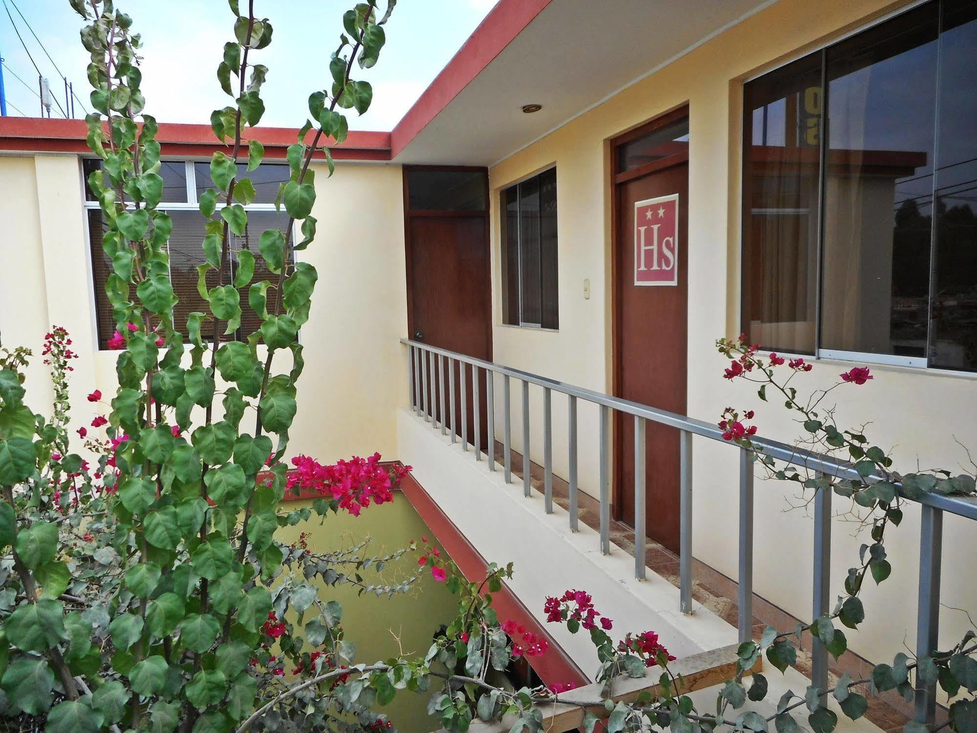 Hostal Geminis San Juan Bautista Exteriér fotografie