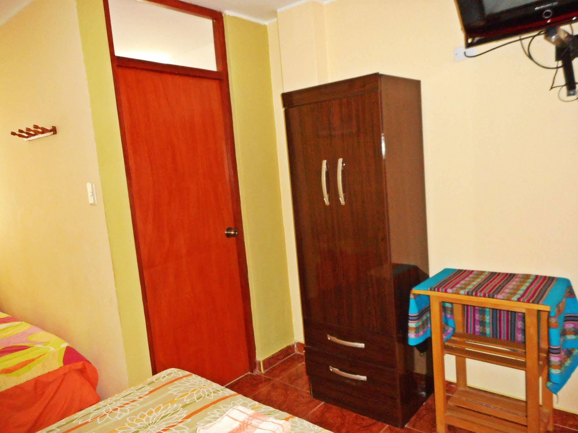 Hostal Geminis San Juan Bautista Exteriér fotografie